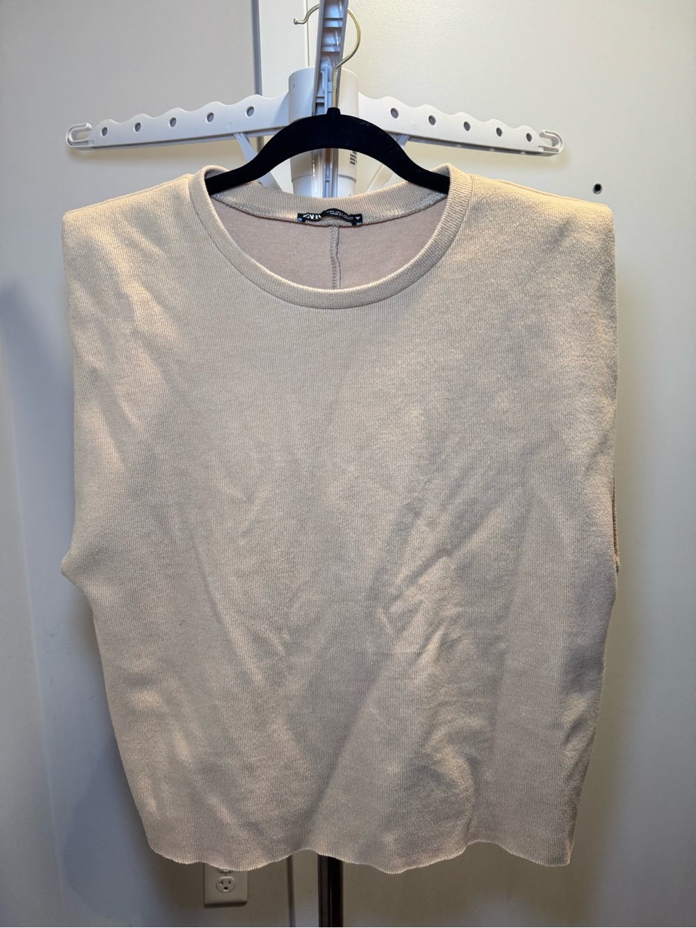 Soft Cream Crewneck shirt with shoulder pads